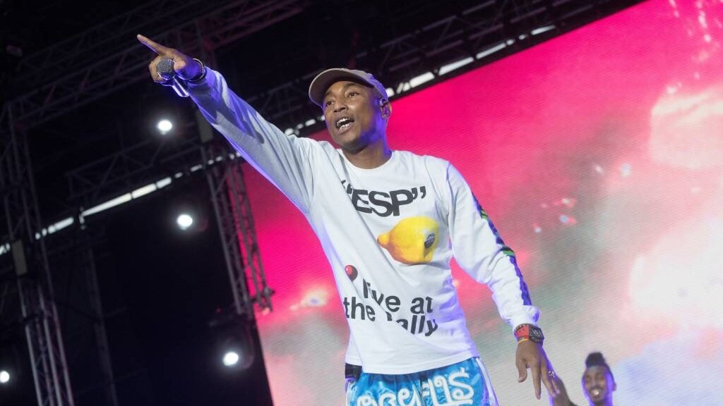 Pharrell Williams woest op Donald Trump