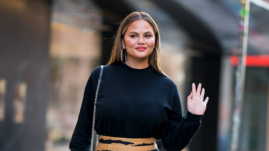 Chrissy Teigen pakt helemaal uit met Halloween