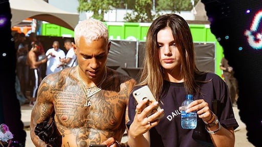 Famke Louise breekt met managers Bizzey en JayJay