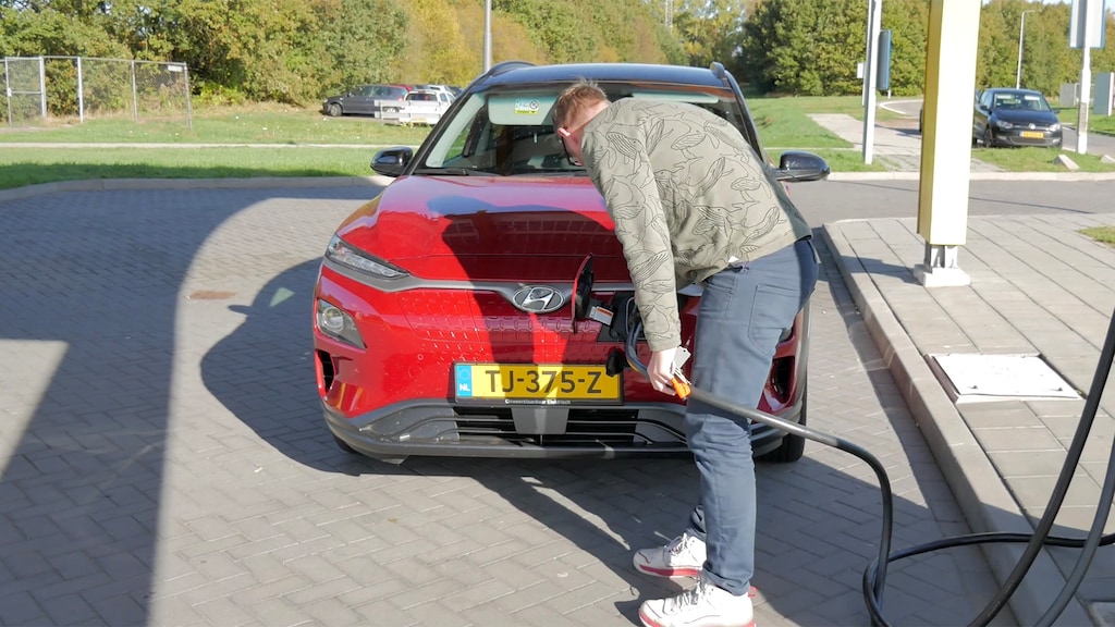 Goedkopere elektrische auto rukt op ten koste van dure modellen
