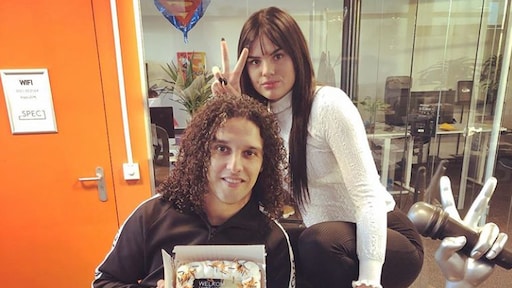 Famke Louise tekent bij hetzelfde management als Ronnie Flex