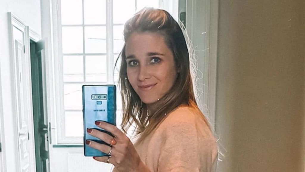 Zwangere Ellen Hoog deelt prachtfoto van babybuik