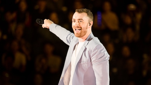 ZIEN: Paradijsvogel Sam Smith gaat helemaal los