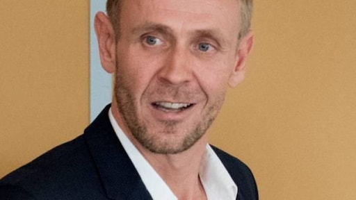 Gijs van Dam eist dat OM Jelle Brandt Corstius vervolgt