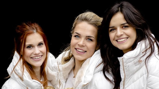 Hanne en Klaasje sleepten K3's Marthe uit diep dal