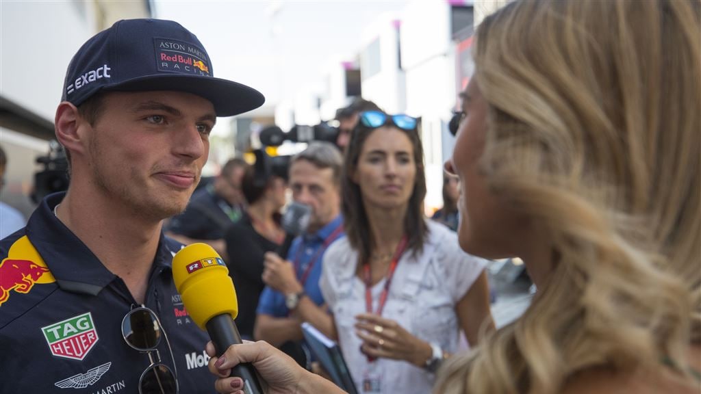 De betere cadeautjes: Max Verstappen krijgt zeldzame Aston Martin Valkyrie