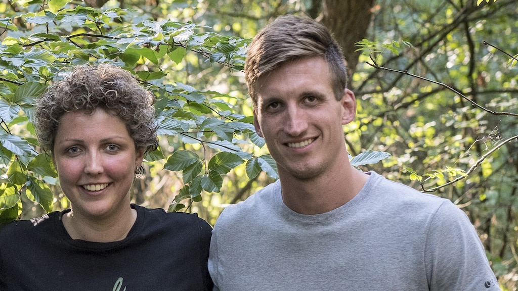 ZIEN: BzV-Steffi en Roel zoenen erop los