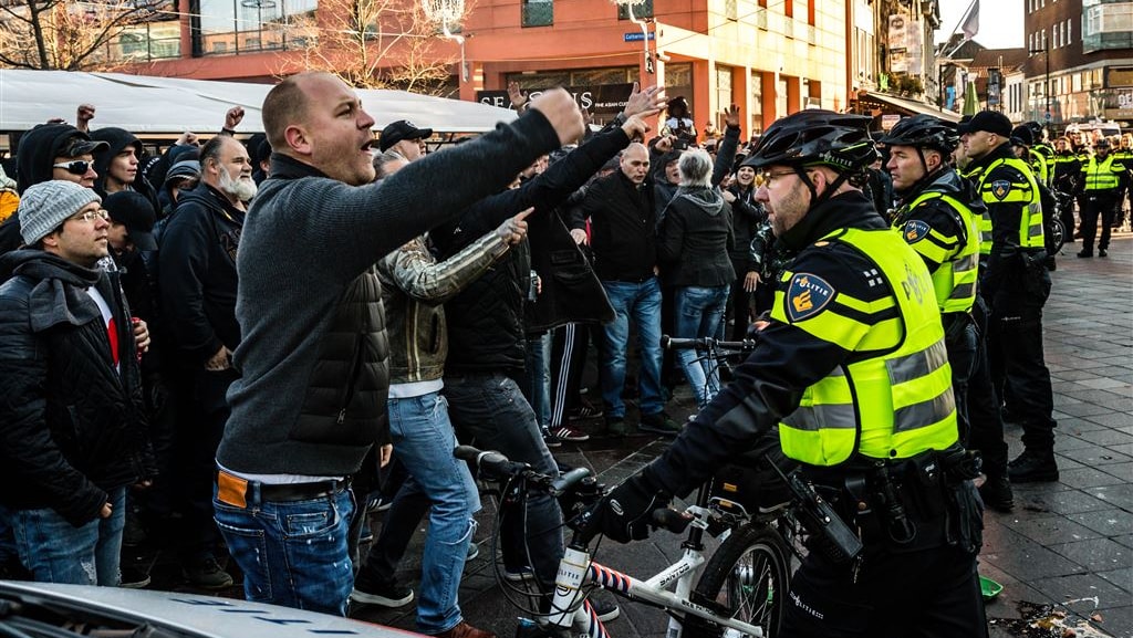 Kick Out Zwarte Piet beklaagt zich bij acht gemeenten