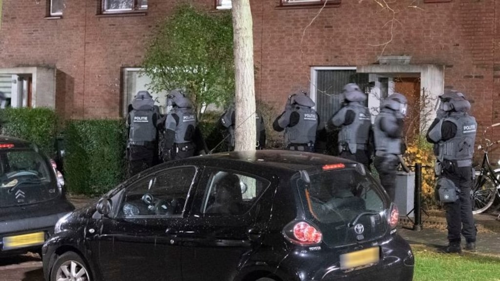 Enorme politieactie tegen outlawmotorclub Caloh Wagoh, kopstukken vast