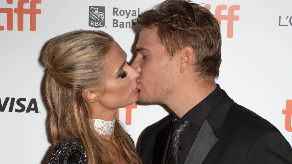 'Ex Paris Hilton betaalde ring niet zelf'