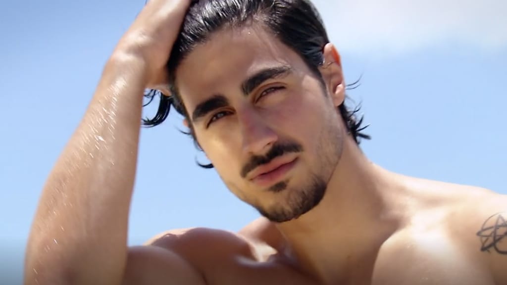 Oude vlam Viktor spoelt aan in Ex on the Beach