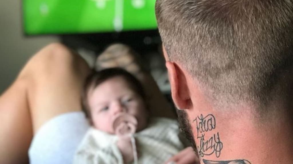 Zoet! Lars deelt quality time momentje met Zara-Lizzy