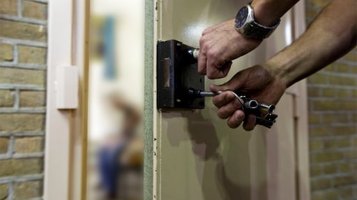 Gevangene mag socialehuurwoning houden, ondanks protest woningstichting