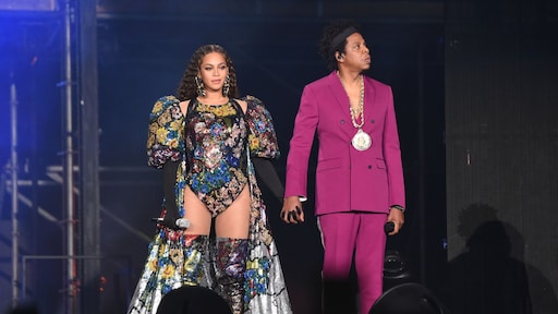 Beyoncé brengt ode aan Afrika met oogverblindende jurk