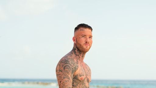 Michella Kox deelt oude schoolfoto van Ex on the Beach-Brody