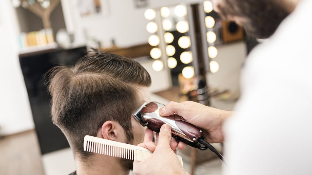 Slechtste slogan van 2018: 'We doen wel vrouwen maar knippen ze niet'