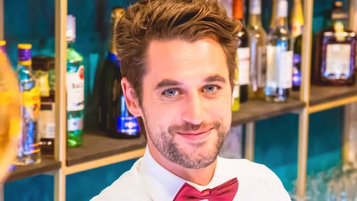 Dit is hoe barman Victor er vroeger uitzag