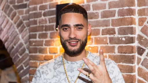 Lokale media: 'Josylvio gearresteerd na reis met vervalste PCR-test'