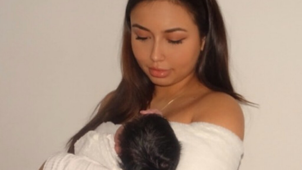 Lief! Dochtertje Ronnie Flex is net een kerstengeltje