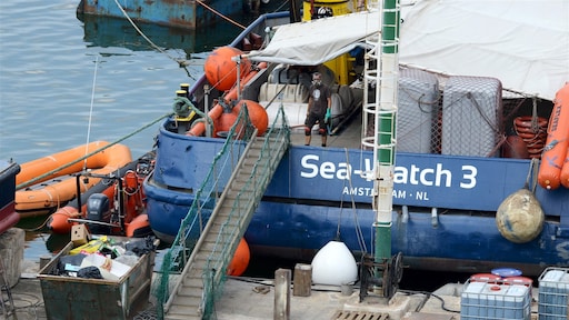Nederlands schip vol migranten al zes dagen op zoek naar haven