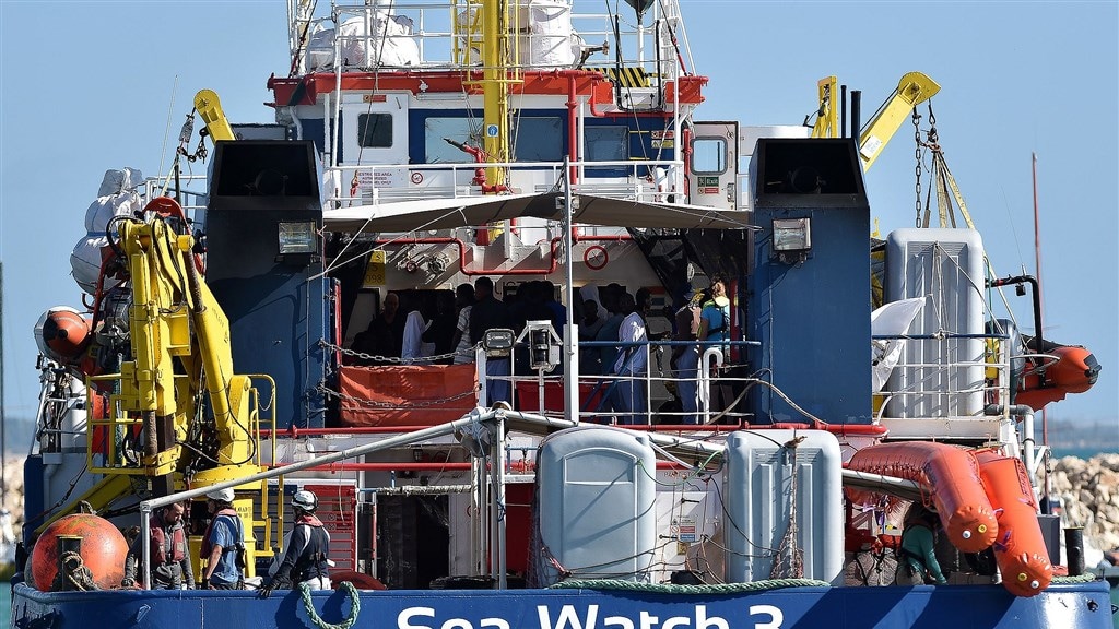 'Haal vluchtelingen van Sea Watch en leg schip aan ketting'