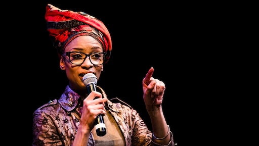 Sylvana Simons kijkt met jaloezie naar vrouwen met curves