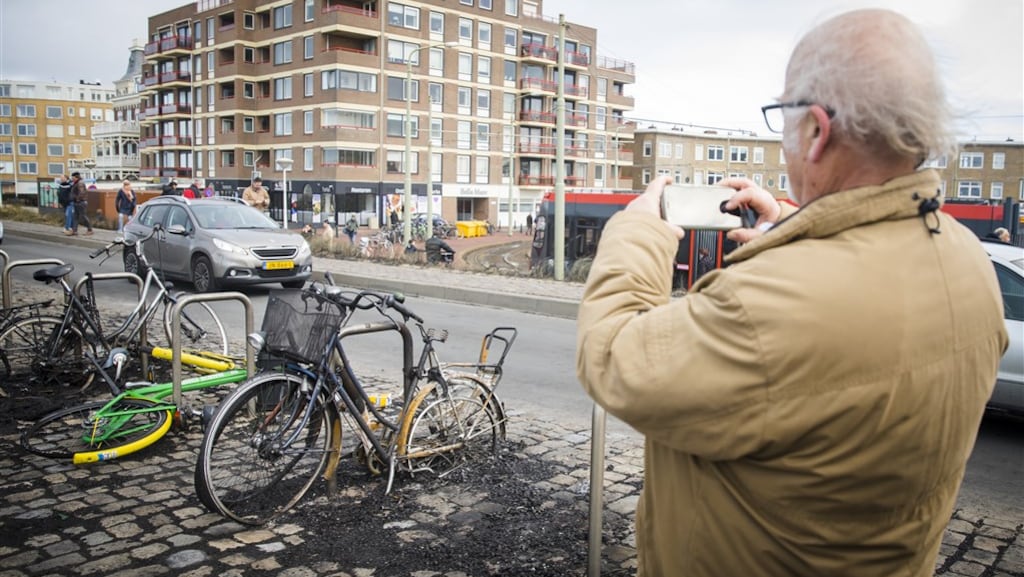 Schade aan huizen door vonkenregen verzekerd, auto's vaak niet