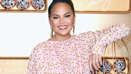 Chrissy Teigen heeft nu al dé viral video van 2019 te pakken