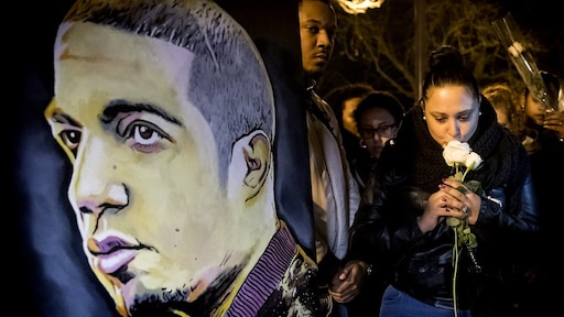 Gelaten sfeer bij afscheid van rapper Feis