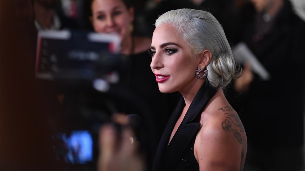 Lady Gaga verwijdert samenwerking met R. Kelly van iTunes