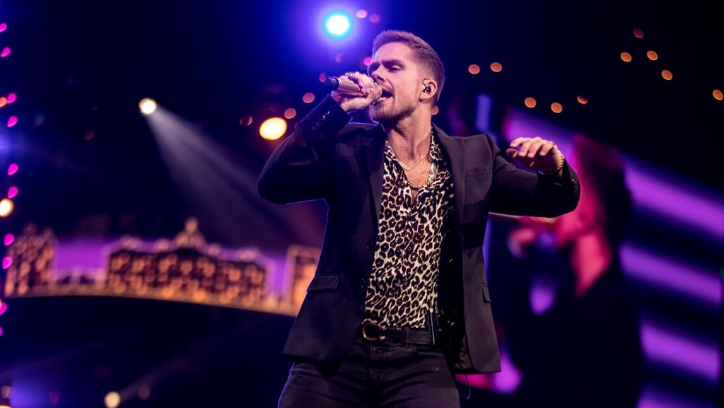 André Hazes zet feestcafé Lil' Kleine op zijn kop