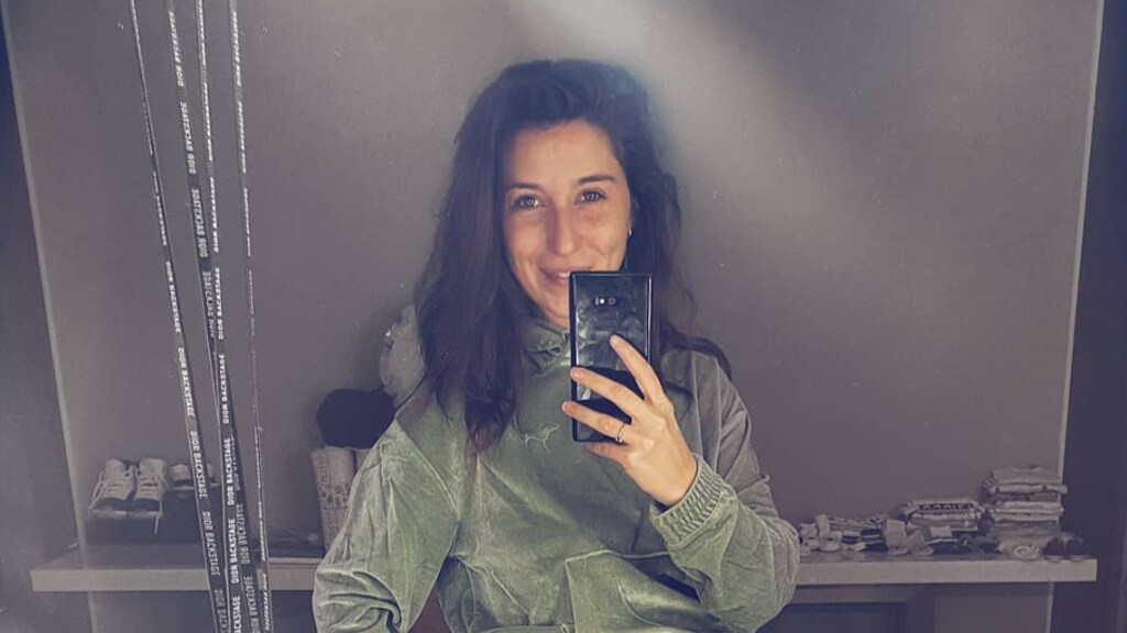 De babybuik van Xelly Cabau van Kasbergen is flink gegroeid