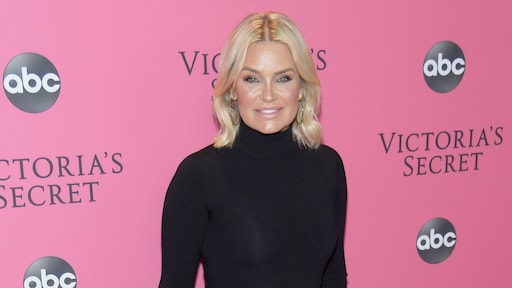 Yolanda Hadid neemt afscheid van al haar fillers en implantaten