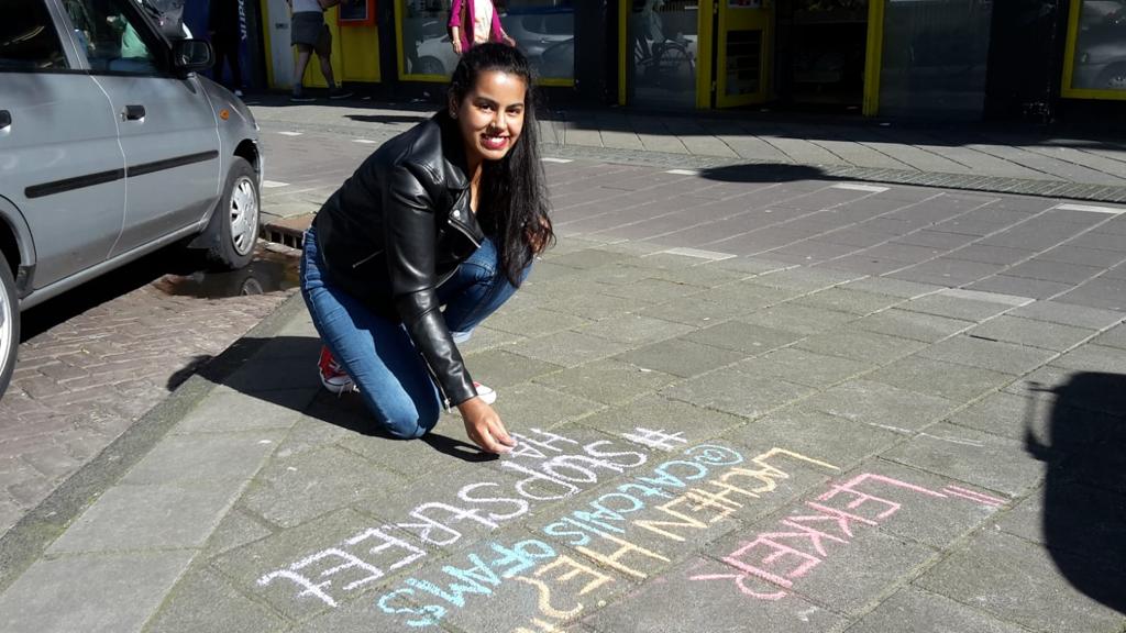 'Lekkere tieten': Ambrien (16) is de opmerkingen helemaal zat