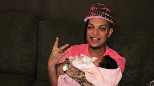 Ronnie Flex voelt zich gezegend met dochter Nori