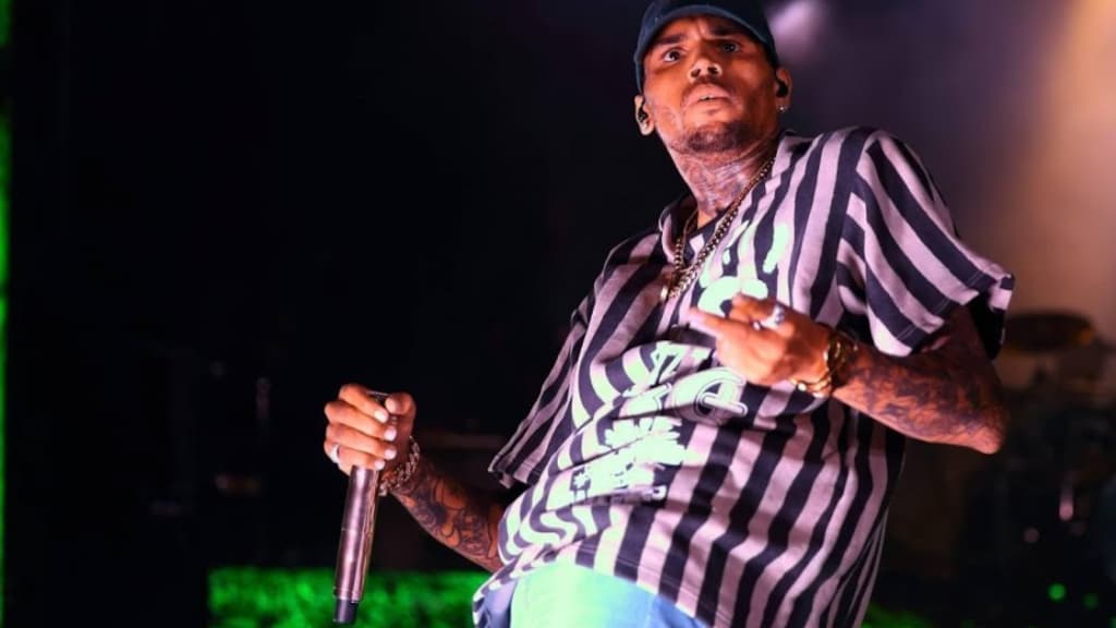 'Chris Brown opgepakt in Parijs'
