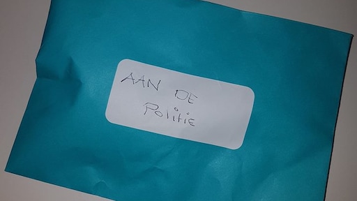 'Grote jongen' Björn geeft speen aan de politie: 'Wij zullen goed op hem letten'