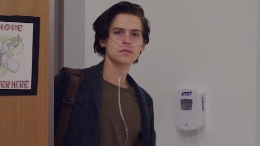 Cole Sprouse doet je hart sneller kloppen in Five Feet Apart