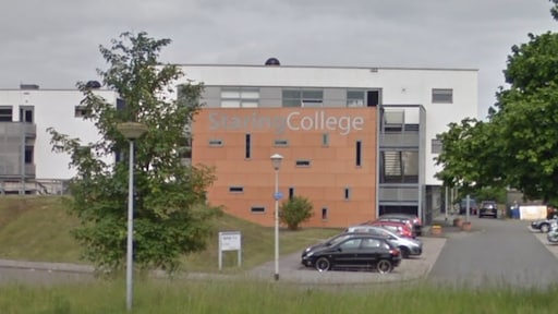 Leerlingen staken voor geschorste docent na porno-incident: 'Gebaar voor meneer'