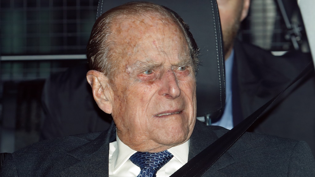 Britse prins Philip levert vrijwillig rijbewijs in na ongeluk