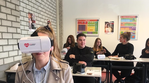VR-spel moet jongeren veilig laten vrijen: 'Denk ook eens aan de exen van je exen'