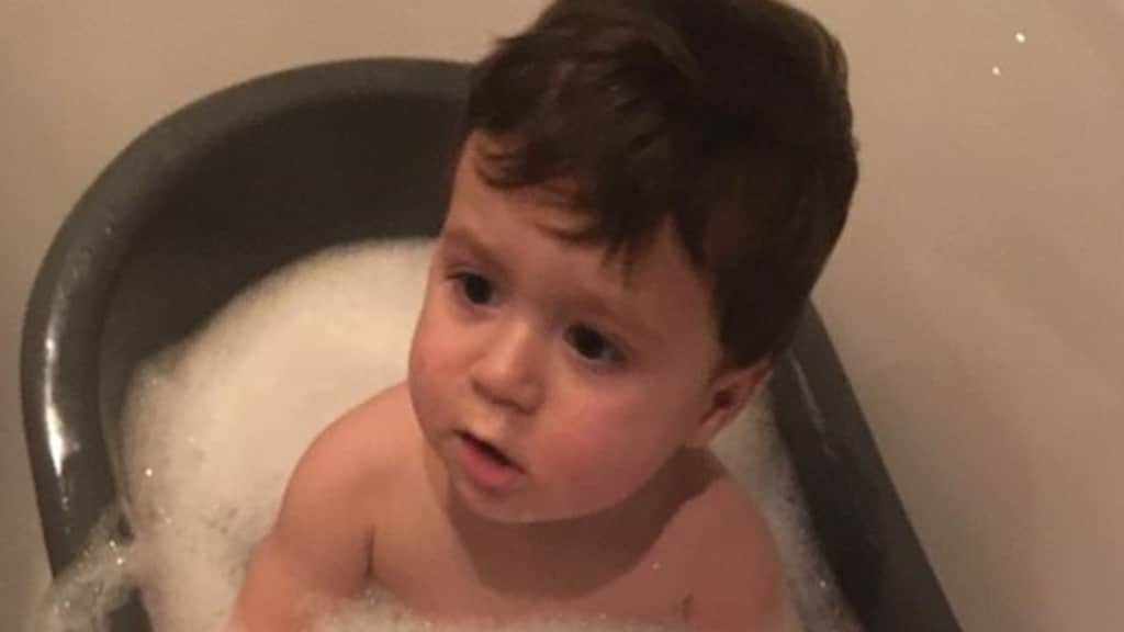 Zoontje Airen en Taeke gezegend met een volle bos