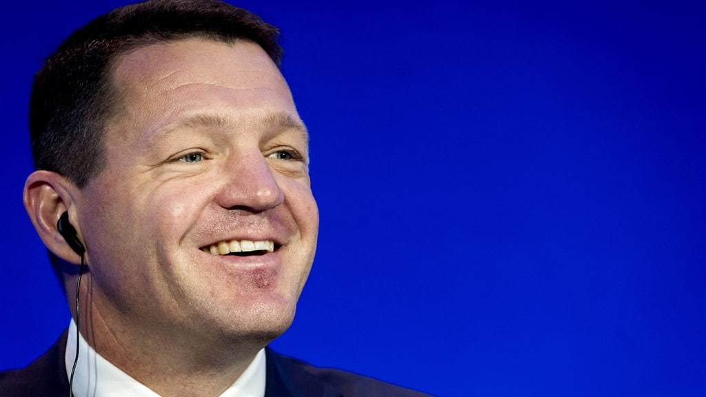 KLM ziet toch af van bonus topman Elbers