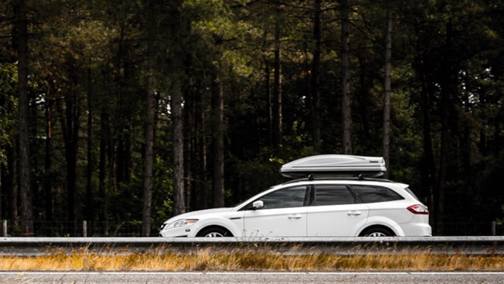 Politie betrapt appende automobilisten met camera in skibox