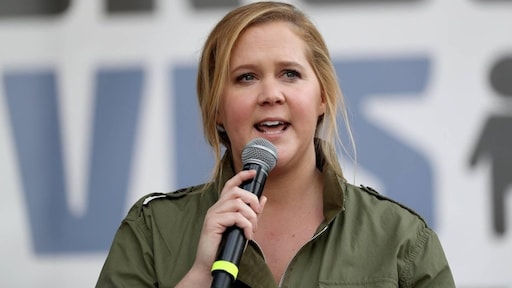 Zwangere Amy Schumer genoodzaakt haar tour te annuleren