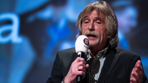 Johan Derksen laat sidekicks Wilfred zien hoe het moet