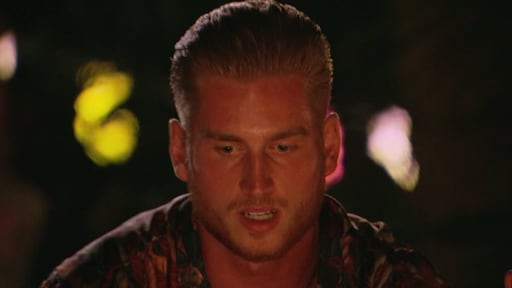 Temptation-Sidney woedend tijdens eerste kampvuur