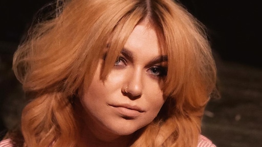 Komst Fender laat Roxeanne Hazes nadenken over gemis vader