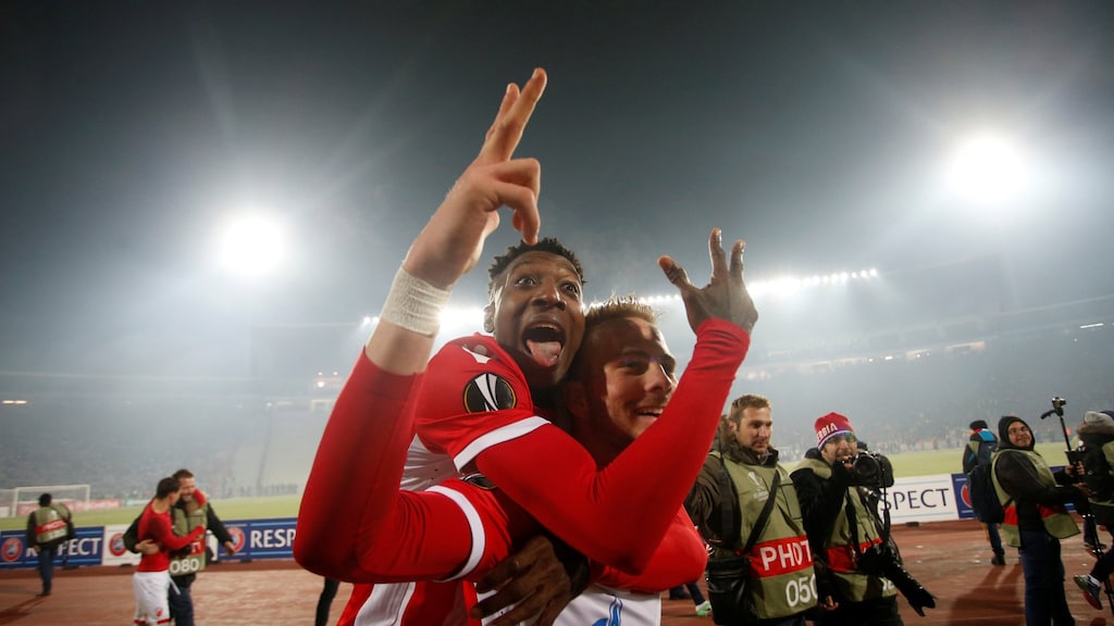 Mitchell Donald en teamgenoot Uros Racic