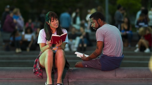 'Jane The Virgin' is terug in de nieuwe Netflix-romcom